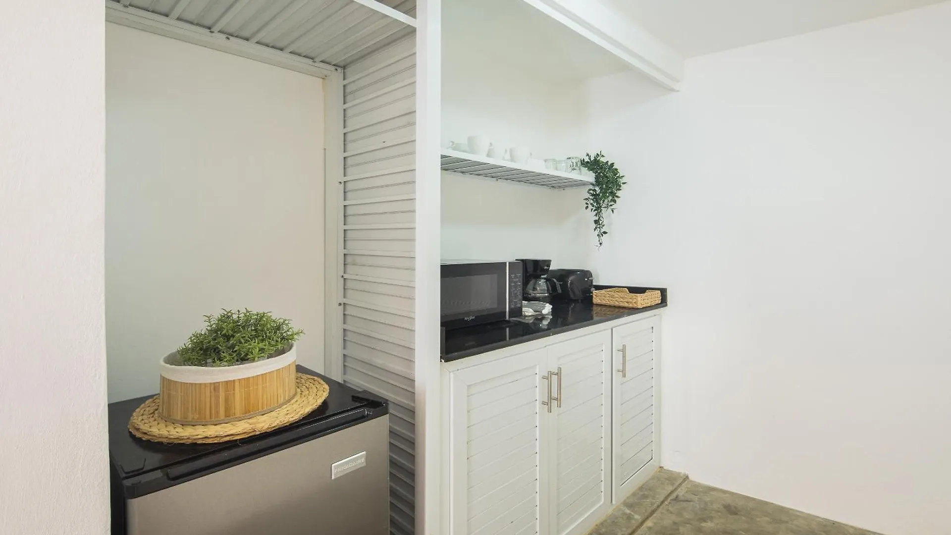 Kite Beach Hotel Oceanfront Apartments Καμπαρέτε